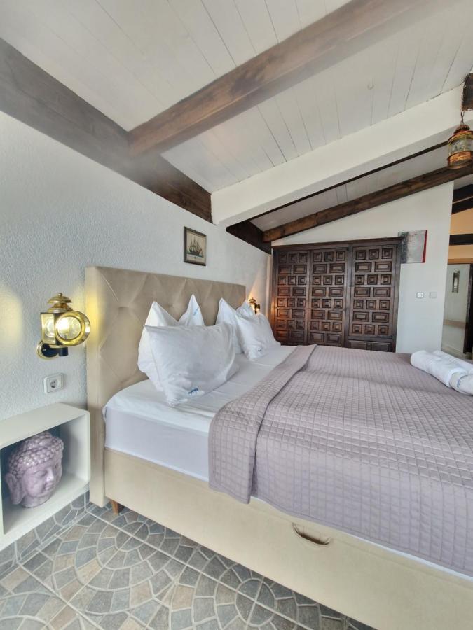 Luxury Apartments Silva With Sea View Okrug Gornji Exterior photo
