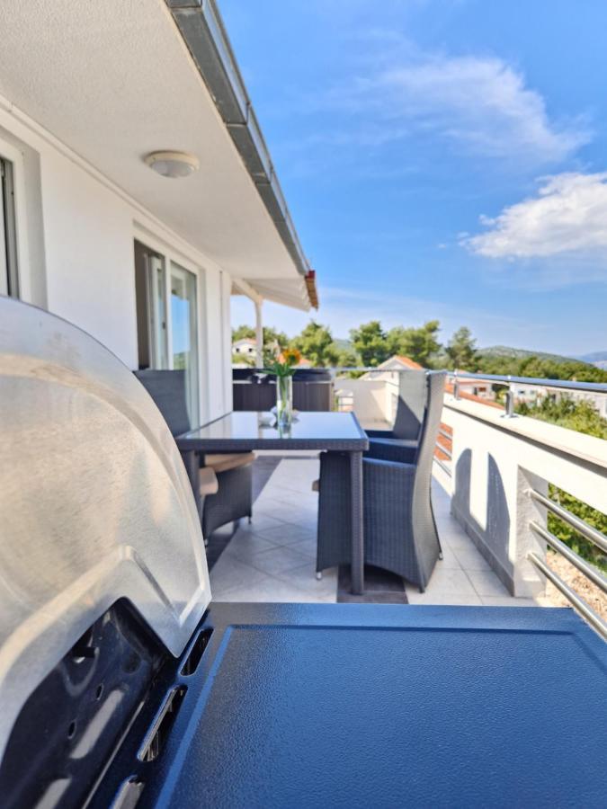 Luxury Apartments Silva With Sea View Okrug Gornji Exterior photo