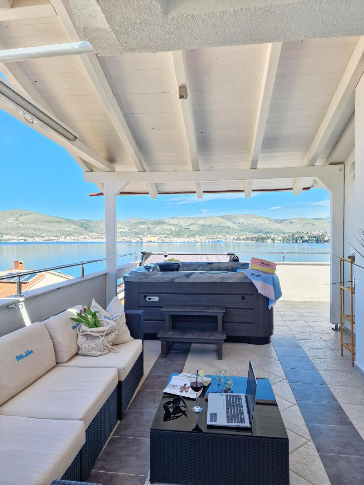 Luxury Apartments Silva With Sea View Okrug Gornji Exterior photo
