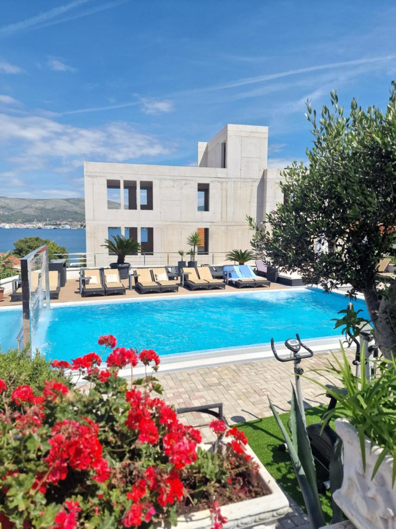 Luxury Apartments Silva With Sea View Okrug Gornji Exterior photo