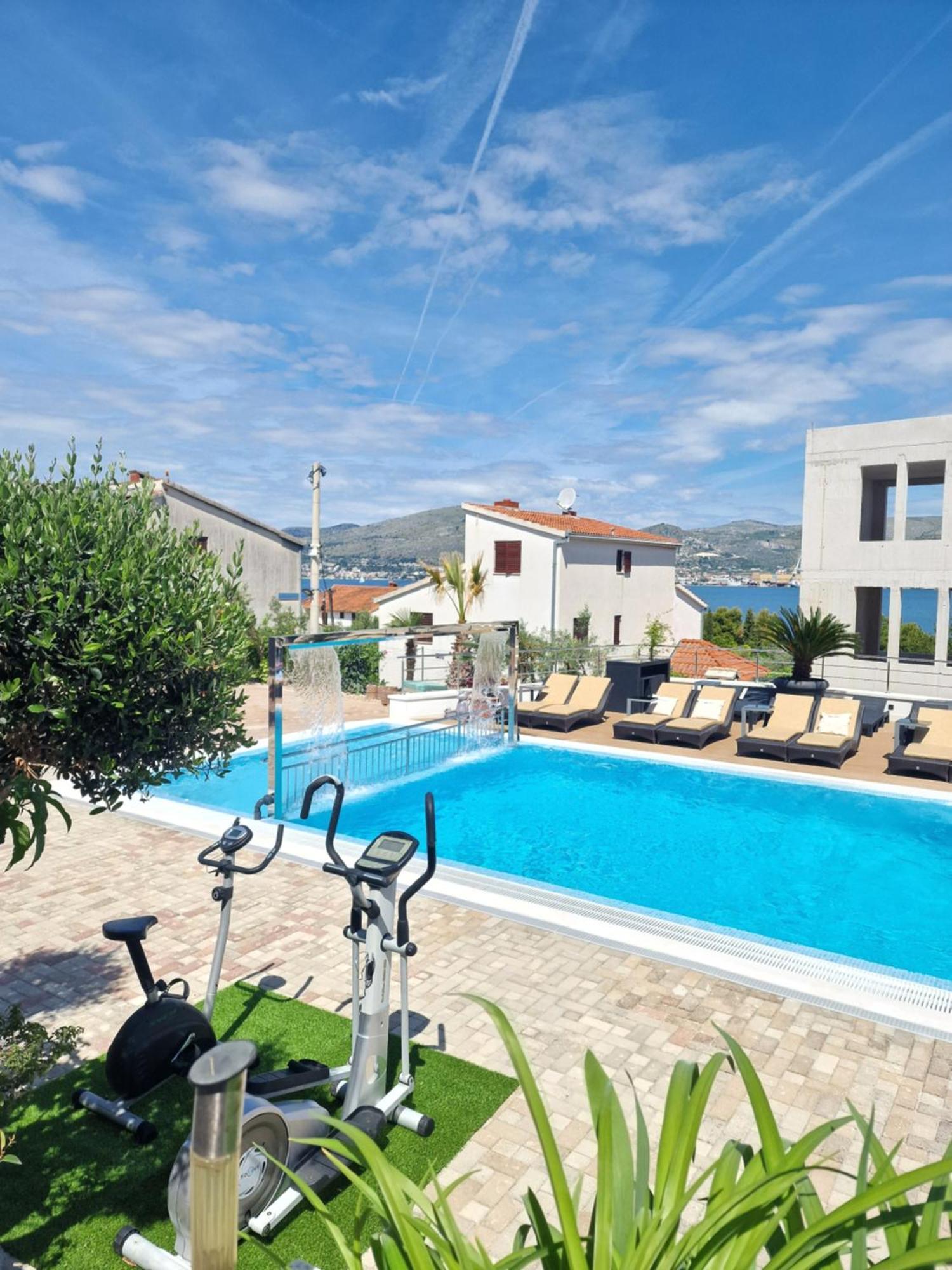 Luxury Apartments Silva With Sea View Okrug Gornji Exterior photo